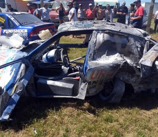 Desesperante momento se vivió hoy en Marcos Juarez, se prendió fuego un auto luego de un toque…