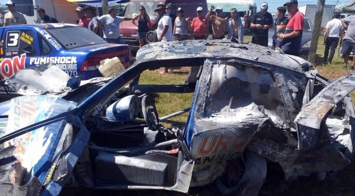 Desesperante momento se vivió hoy en Marcos Juarez, se prendió fuego un auto luego de un toque…