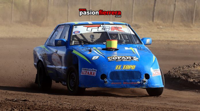 Un autazo con el símbolo del óvalo, en venta Ford Taunus…