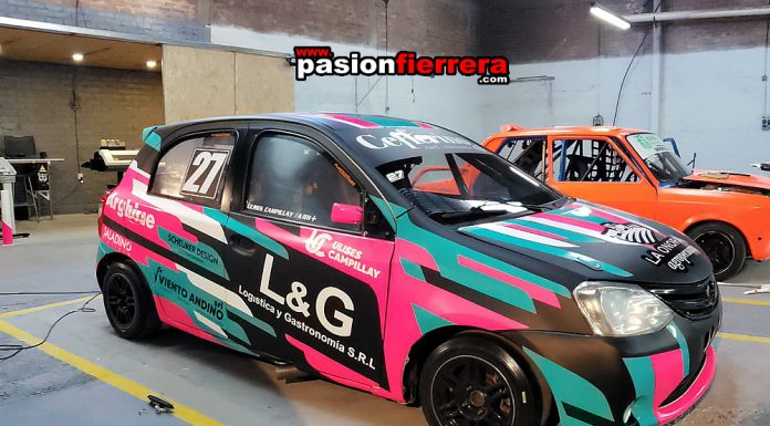 Terminado y esperando el inicio, el Toyota Etios de Ulises Campillay…