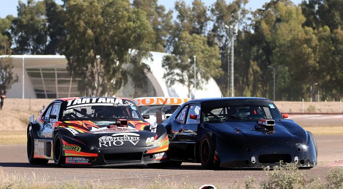 Ganó Tulio Ismael, la Chevy negra del piloto local recibió la de cuadros como líder, Ricardo Moreno excluido por maniobra en perjuicio de Carlos Bachiochi…
