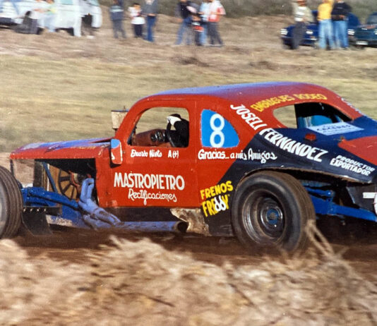 El mejor homenaje fierrero que podía dedicarle a su papá, vuelve a pista Rodrigo Nieto, hijo del histórico piloto Eduardo Nieto, así lucia años atrás, hoy te la mostramos totalmente renovada…