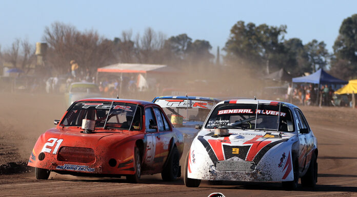Nelson González hizo el gasto, a algo más de una vuelta para finalizar maniobra con Fernando Gil en la salida del mixto dejó sin posibilidades a ambos, el podio finalmente fue para Oscar Gil