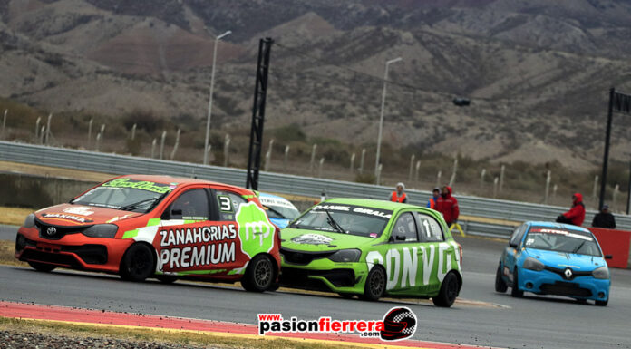 Gran sábado para Martín Pontoni, cerro su día con pole y serie en la Clase 2, dominó la primera batería en el Villicum…