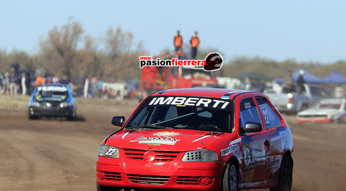 La final de la Clase 3 reducida, solo tres autos largaron y dieron cuatro giros a modo de exhivición por diferencias técnicas, el ganador fue Silvio Imberti…