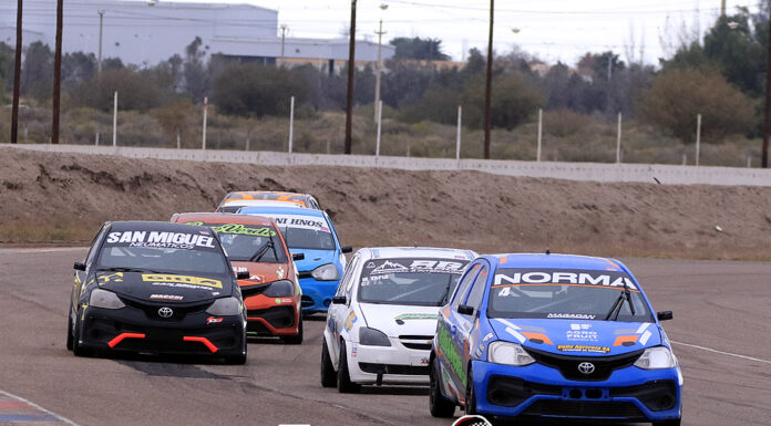 Maxi Martínez ganó la segunda y entretenida serie de la Clase 2, Pontoni y Tapia lo escoltaron, la primera fila de la final será Mole / Martinez…