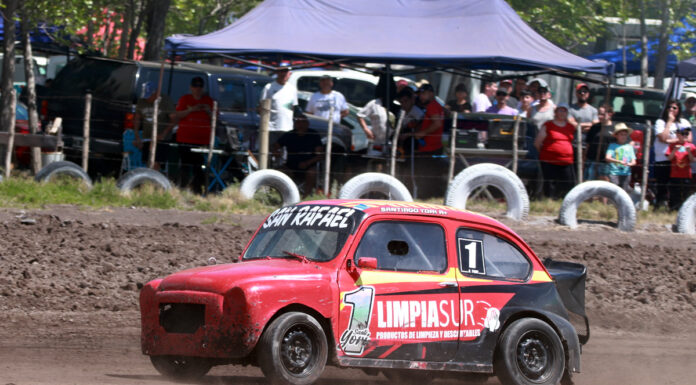 De la mano del GSM Racing el campeĂłn volviĂł a la victoria, Santiago Yori ganĂł en la FĂłrmula 1100…