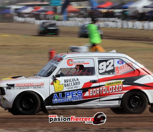 Solo tenes que llevar el buzo y el casco, en venta “147” listo para largar…