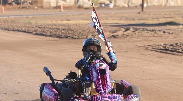 Luciano Blanco, Melanie Garcia y Ulises Garcia el podio en Menores 110cc, en el Kartódromo Carlos Giménez. ..